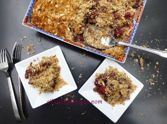 The Humble Crumble Veganized – Apple Berry Crumble and Coconut