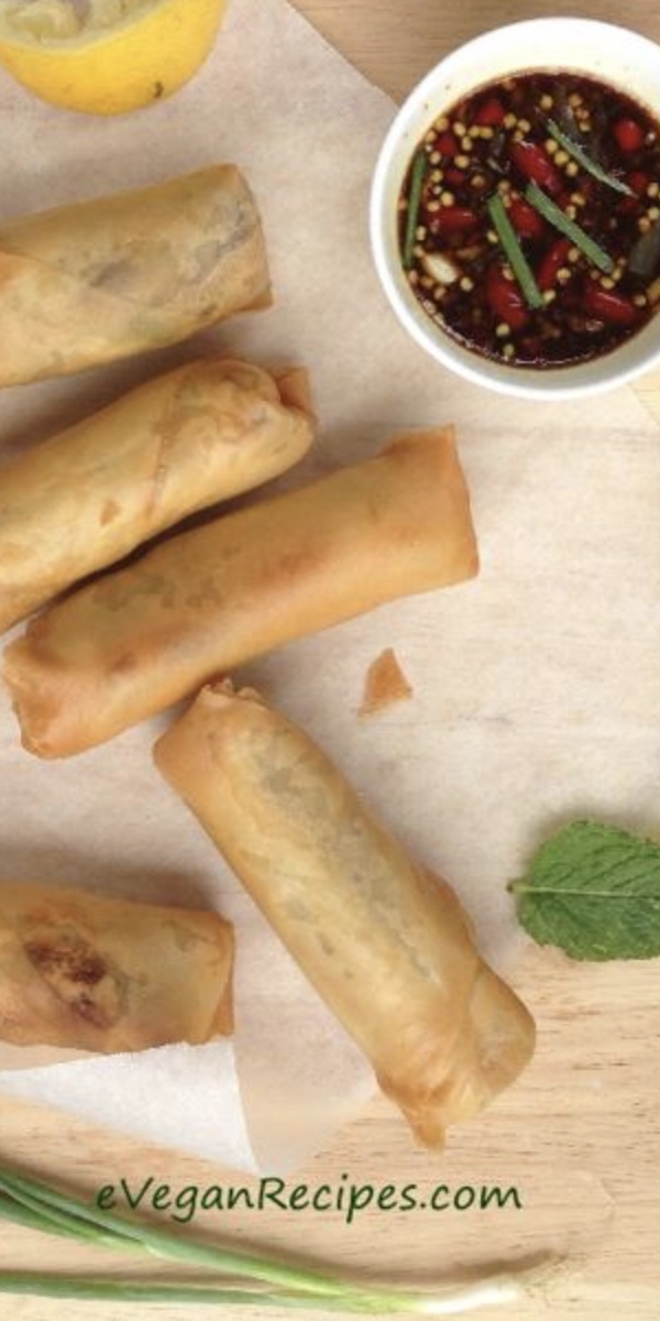 Vietnamese Spring Rolls with Dipping Sauce