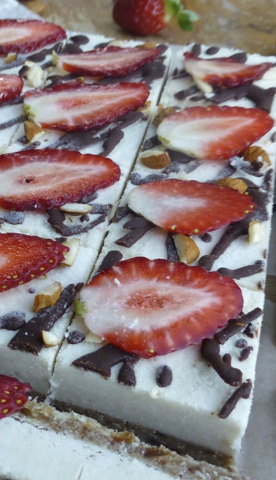 Raw Vegan Chocolate Strawberry Cheesecake